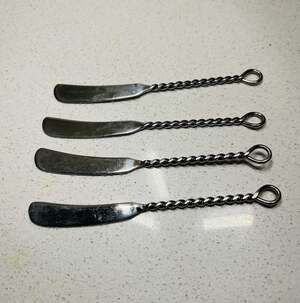 Butter Spreader Knives Set of 4 Twisted Loop Handles Silver Tone 7”